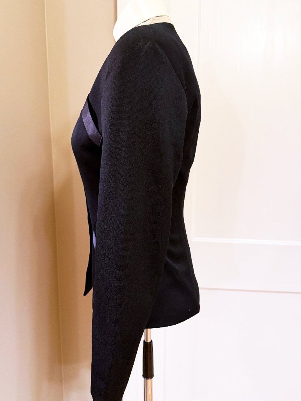 Elie Tahari Black Wool Silk Tuxedo Blazer V-Neck Collarless US 6 Made in USA - Picture 2 of 11